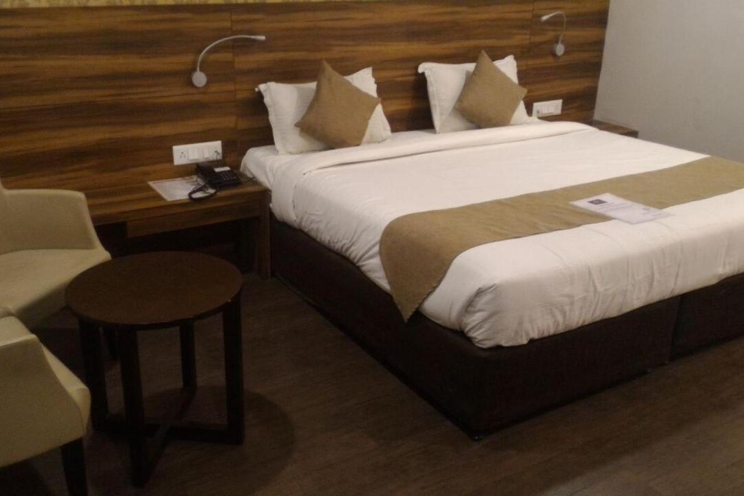 לקנאו Hotel Sandstone Inn מראה חיצוני תמונה