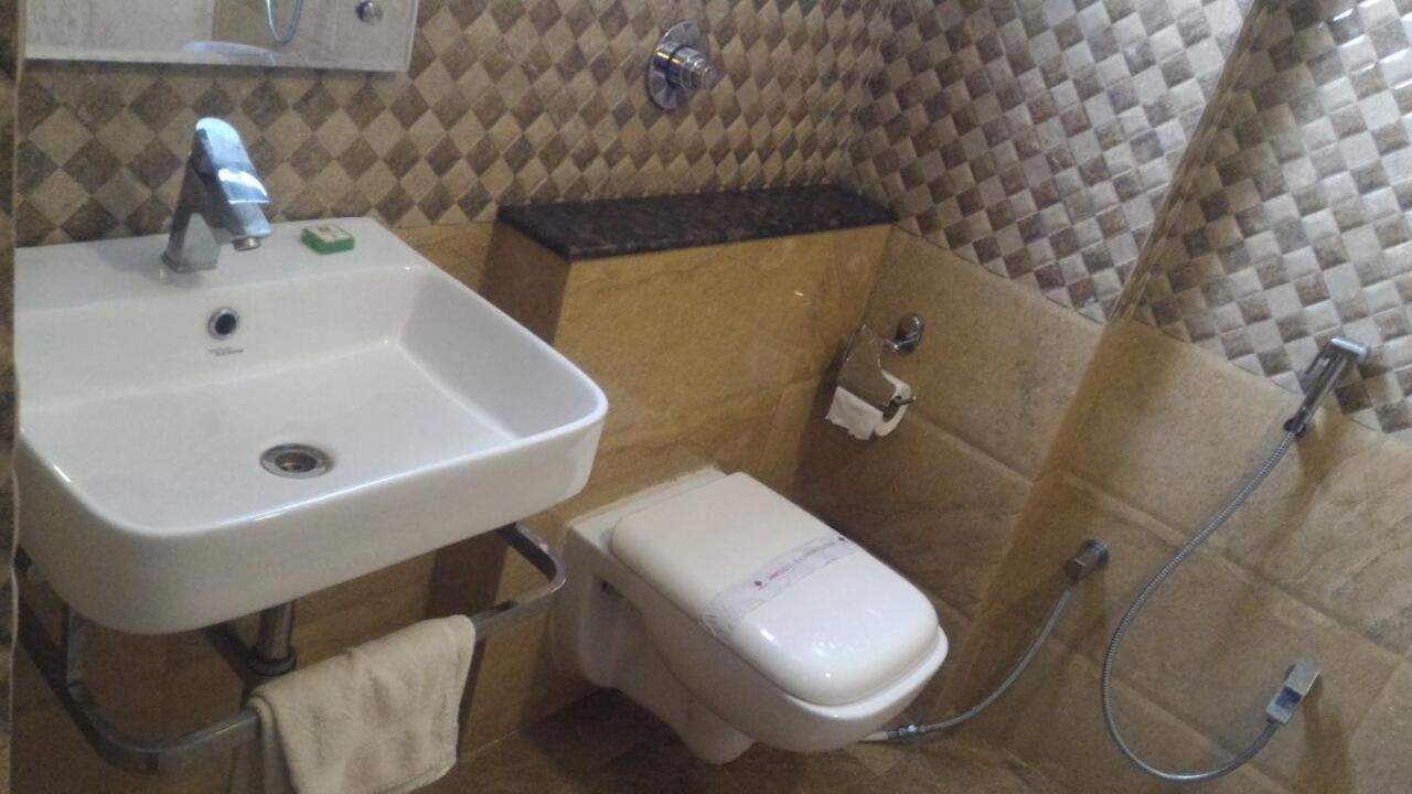 לקנאו Hotel Sandstone Inn מראה חיצוני תמונה